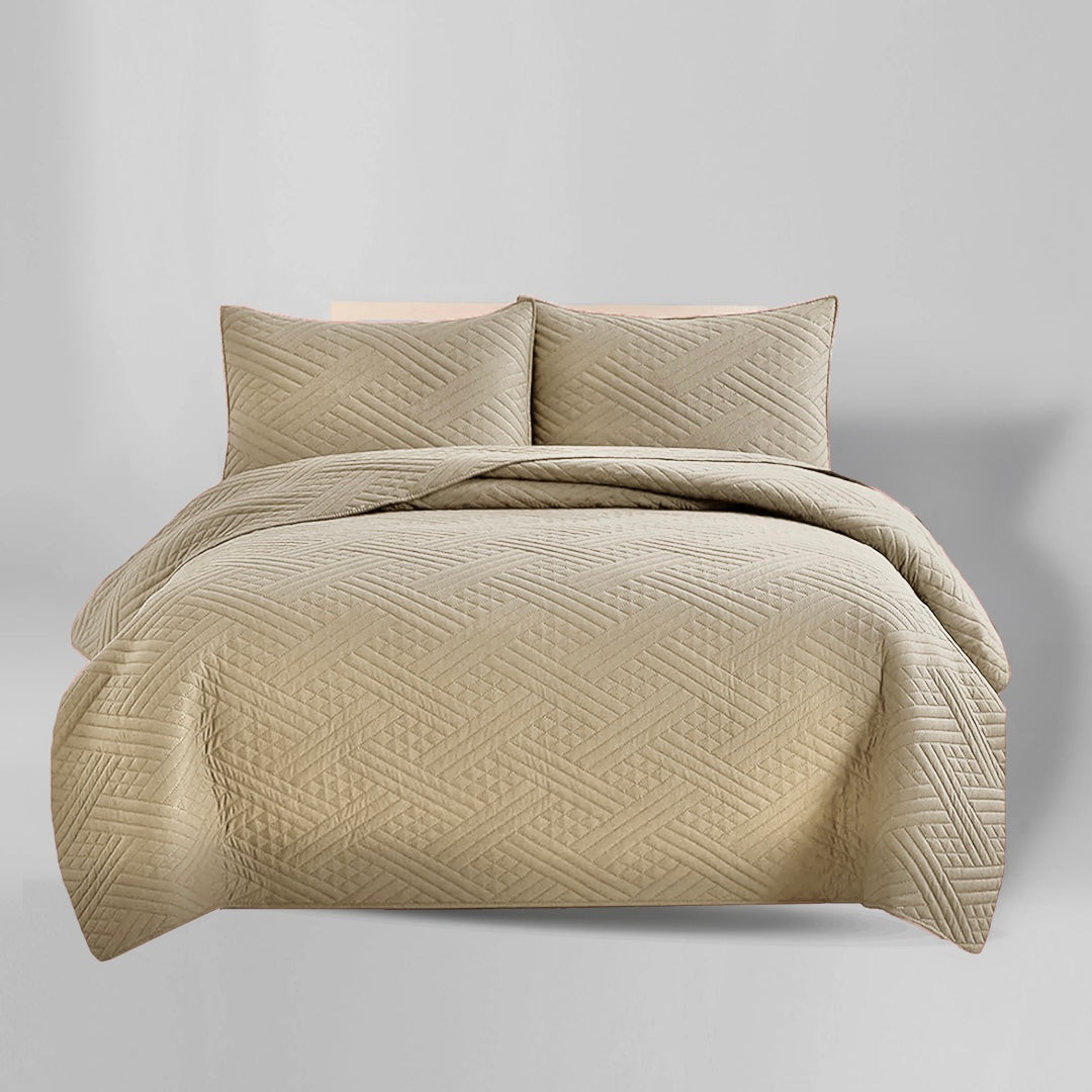 BEIGE QUILTED BEDSPREAD SET