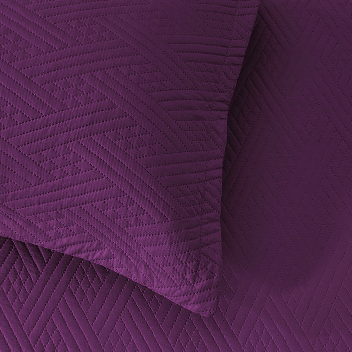 PLUM QUILTED BEDSPREAD SET